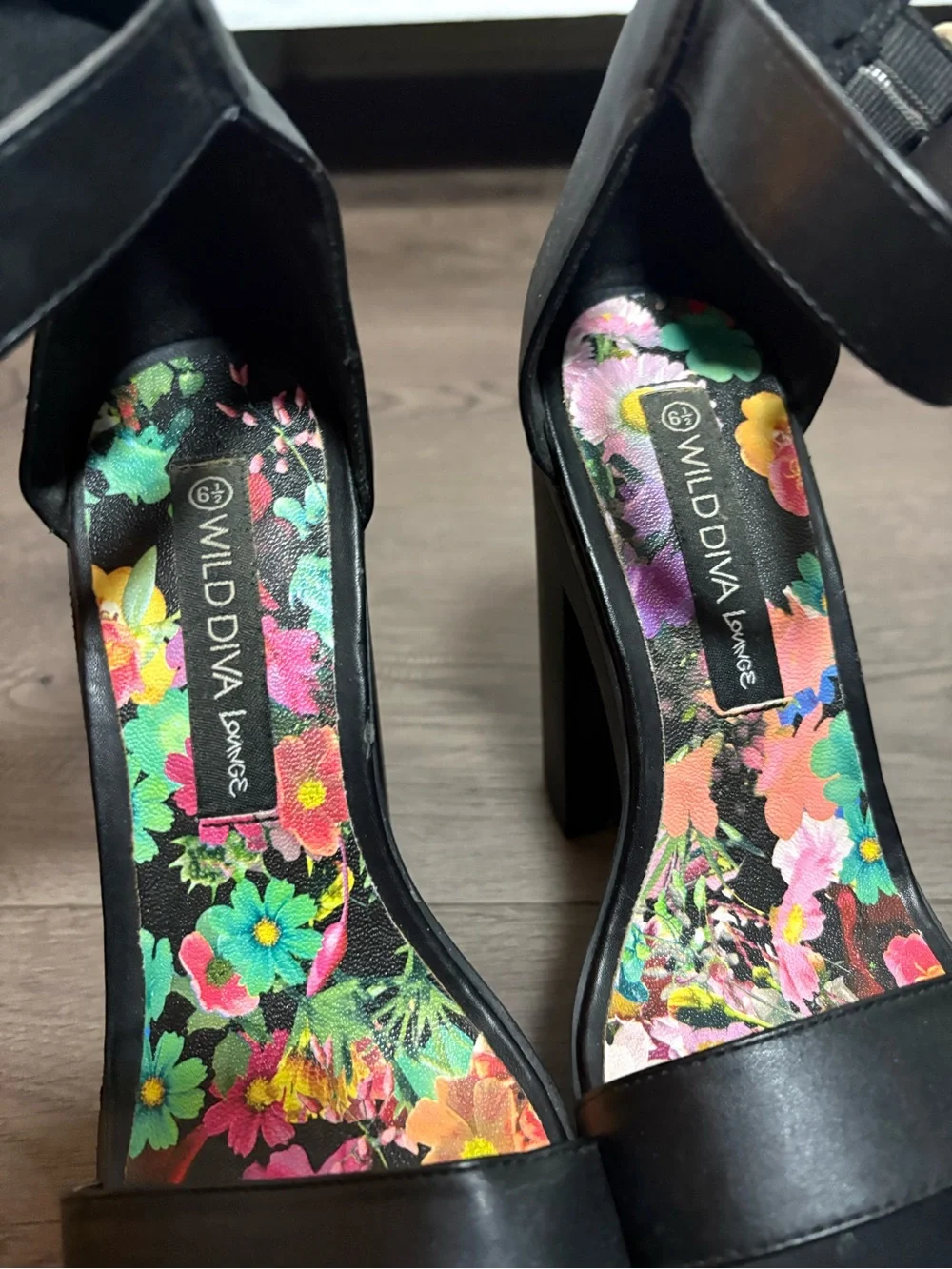 Wild Diva Lounge Black Platform Chunky Block Heels Grunge Y2K Stylish